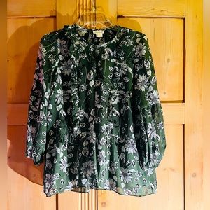 Lovely Shoshana silk long sleeve blouse in forest green. A roomy XS